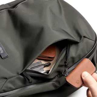 Bellroy Transit Workpack 20L Second Edition Olive - Image 6