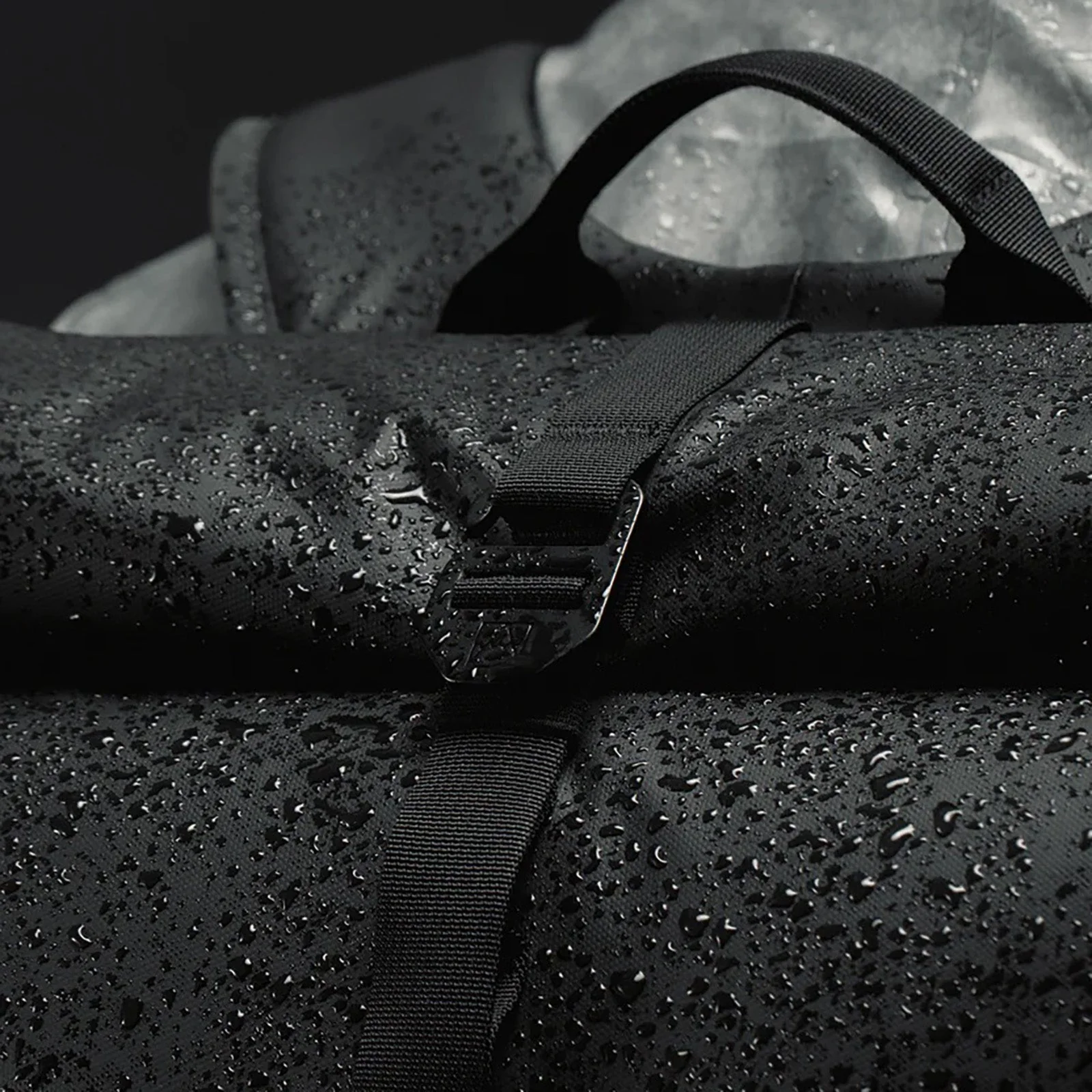 Stubble & Co The Roll Top 20L All Black - Image 7